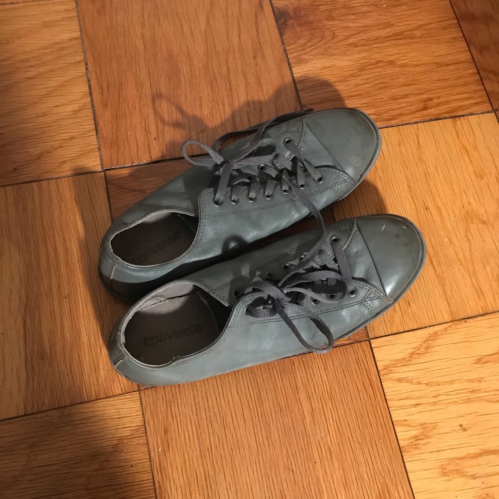 Converse shoes - Picture 3 of 3